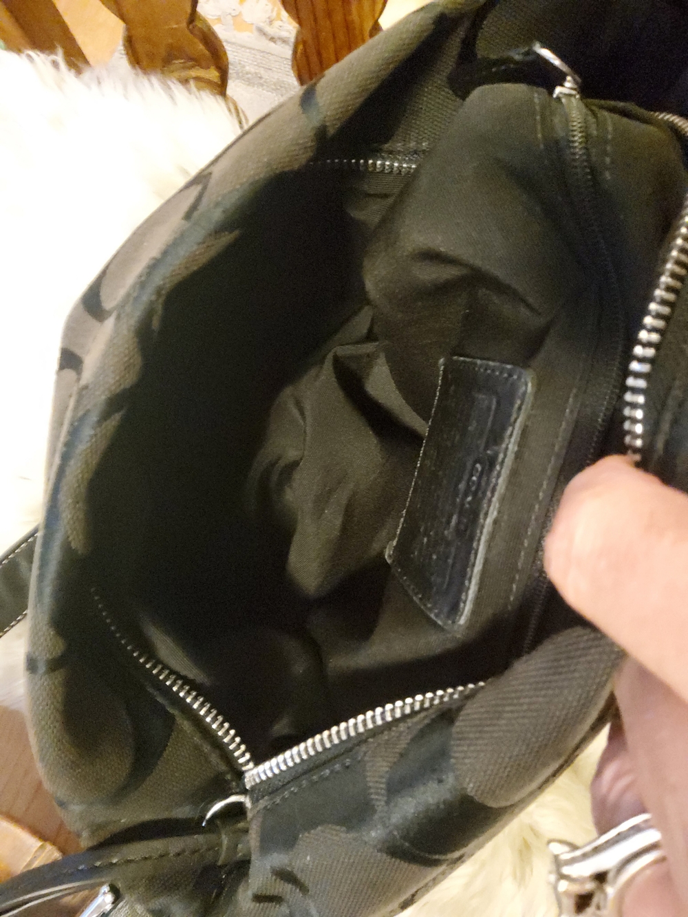 Coach Black Signature C Carly Shoulder Bag HOBO F15067 VGUC ~ EUC 1 Flaw - Picture 4 of 15